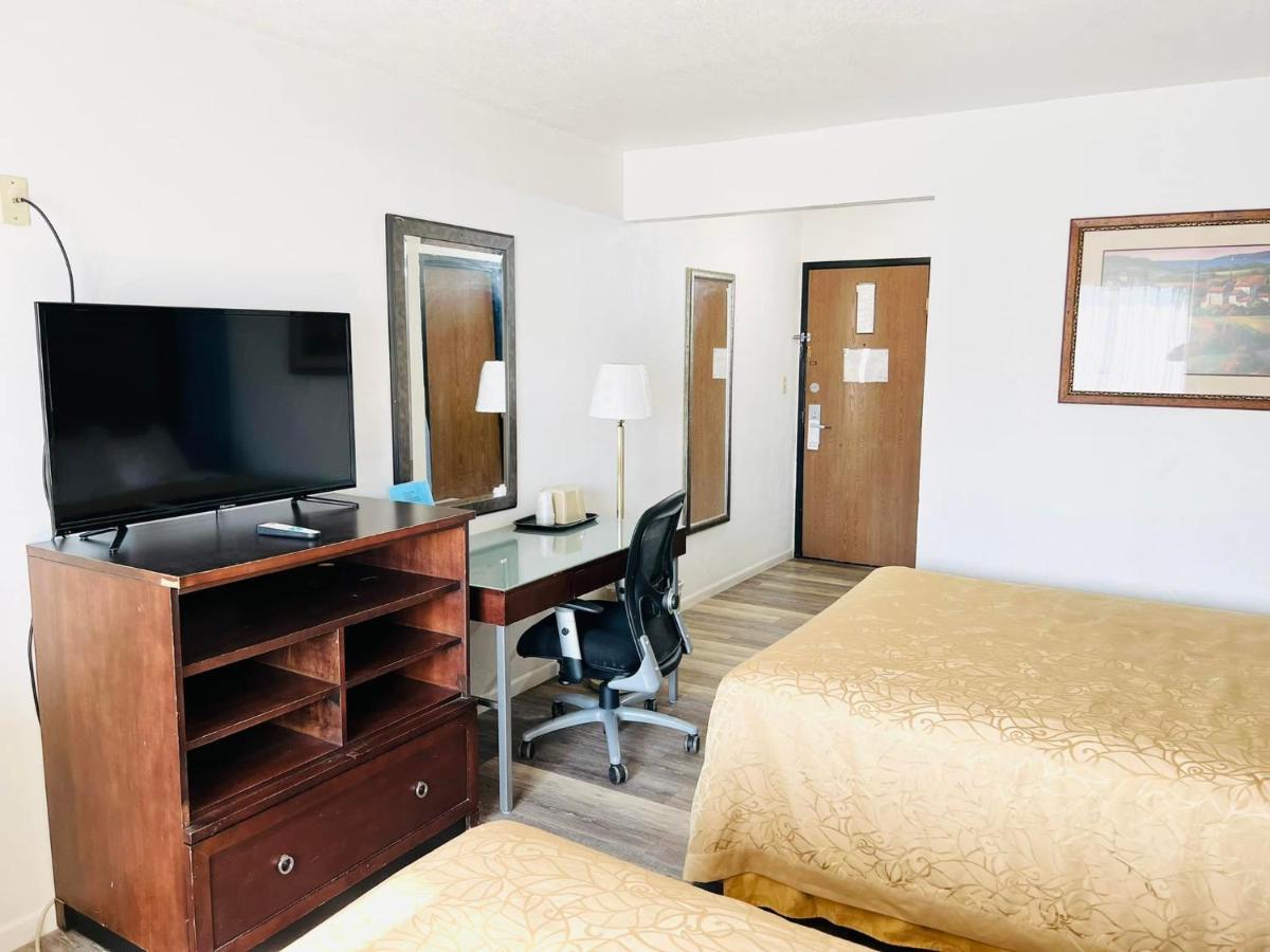 Super 8 By Wyndham Fort Scott Exterior foto