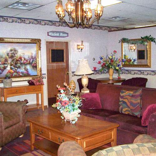Super 8 By Wyndham Fort Scott Interior foto